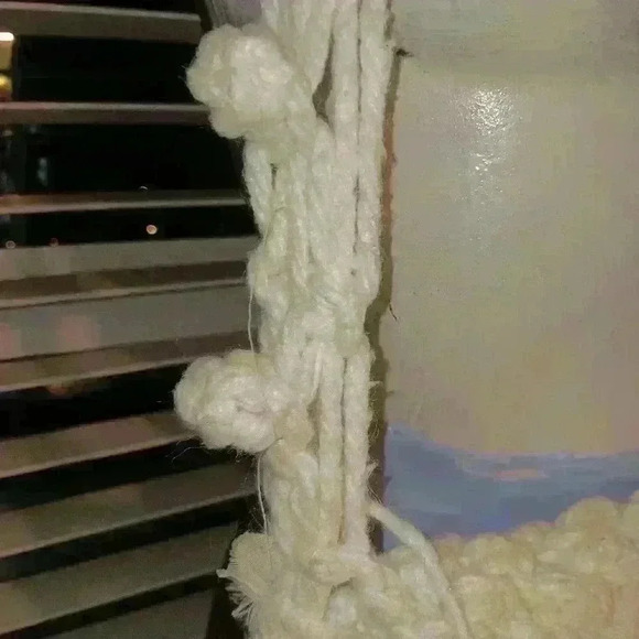 Vintage Macrame Owl Motif Beige W/ Wooden Accent Closure - Picture 8 of 13